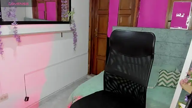 Aysha winxs online show from 06-06-26, 03:22