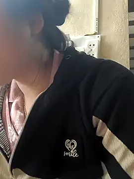 MayEva ly online show from 02-19-26, 07:48