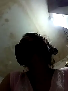 Snapshot of Vandana122 chatting on 03-28-26, 03:22 Vandana122 online show from 03-28-26, 03:22