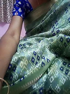 Snapshot of Vandana122 chatting on 04-06-26, 04:08 Vandana122 online show from 04-06-26, 04:08