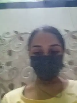 Snapshot of Vandana122 chatting on 05-15-26, 10:22 Vandana122 online show from 05-15-26, 10:22