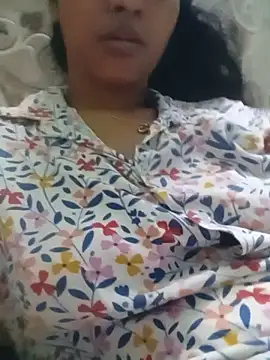 Snapshot of Vandana122 chatting on 06-05-26, 10:21 Vandana122 online show from 06-05-26, 10:21
