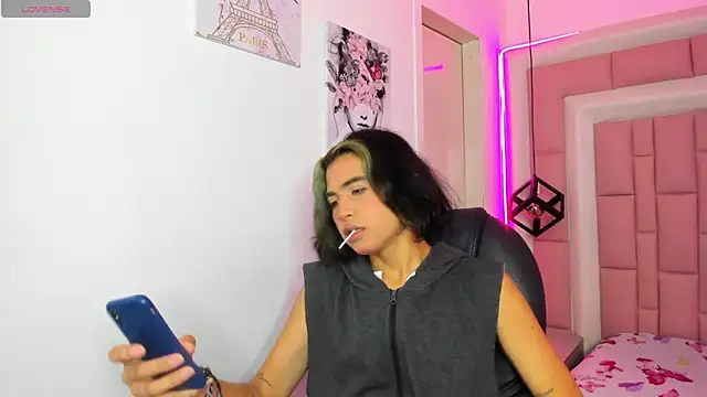 Snapshot of Samanthhaah chatting on 03-15-26, 02:28 Samanthhaah online show from 03-15-26, 02:28