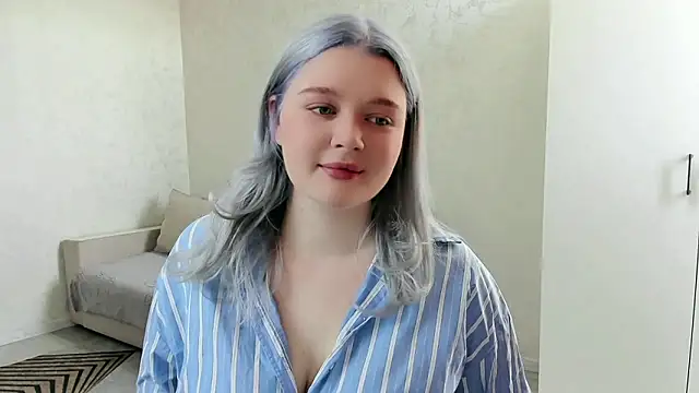 Snapshot of Ellilovv chatting on 03-11-26, 04:51 Ellilovv online show from 03-11-26, 04:51