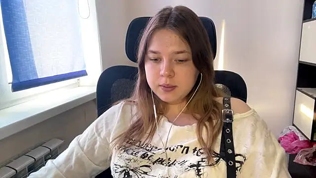 TomikoPfau online show from 04-01-26, 01:41