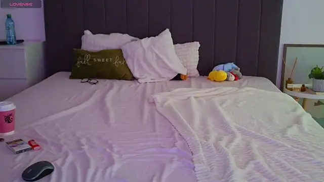 LauraDelightX online show from 06-15-26, 07:54