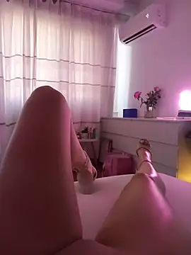LauraDelightX online show from 06-26-26, 06:40