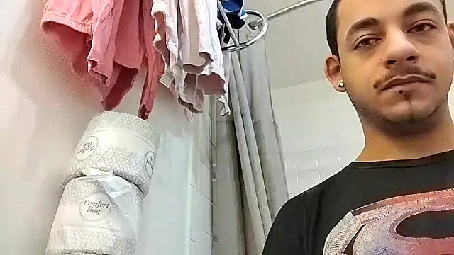 Snapshot of momo0208 chatting on 02-21-26, 02:07 momo0208 online show from 02-21-26, 02:07