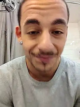 Snapshot of momo0208 chatting on 03-07-26, 02:52 momo0208 online show from 03-07-26, 02:52