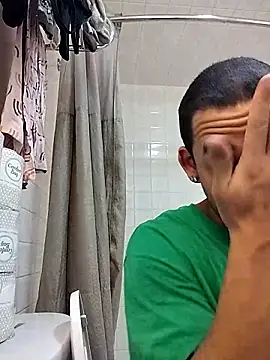 Snapshot of momo0208 chatting on 03-08-26, 09:51 momo0208 online show from 03-08-26, 09:51