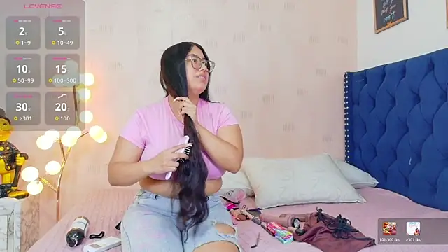 curvybuffgirllll online show from 07-23-26, 07:34
