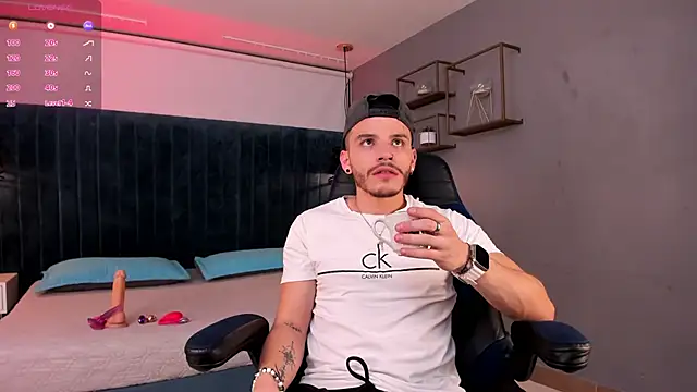 Snapshot of liam_es chatting on 03-14-26, 02:39 liam es online show from 03-14-26, 02:39