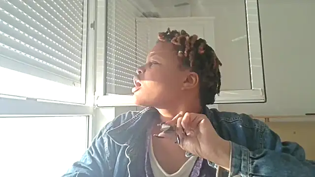 Snapshot of DolliaStarz chatting on 03-16-26, 05:06 DolliaStarz online show from 03-16-26, 05:06