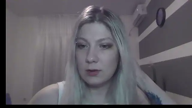 Foxy Bright online show from 03-14-26, 08:03