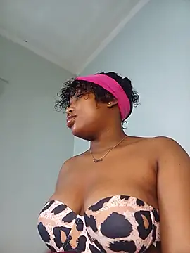 Divine Beautyxx online show from 06-17-26, 03:53