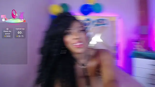 Snapshot of Charlotte_miles chatting on 07-14-26, 12:44 Charlotte miles online show from 07-14-26, 12:44