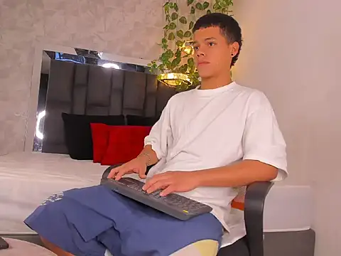 Snapshot of PATRIICKMILLER chatting on 03-03-26, 03:07 PATRIICKMILLER online show from 03-03-26, 03:07