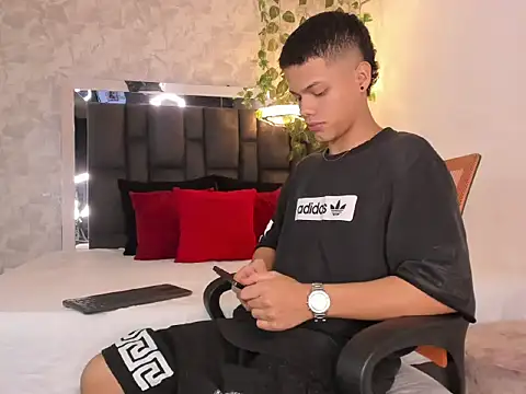 Snapshot of PATRIICKMILLER chatting on 03-04-26, 02:56 PATRIICKMILLER online show from 03-04-26, 02:56