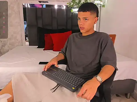 Snapshot of PATRIICKMILLER chatting on 03-05-26, 03:08 PATRIICKMILLER online show from 03-05-26, 03:08