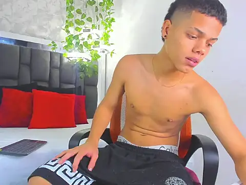 Snapshot of PATRIICKMILLER chatting on 03-06-26, 03:30 PATRIICKMILLER online show from 03-06-26, 03:30