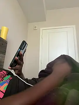 Snapshot of makeherfeelg chatting on 03-24-26, 01:27 makeherfeelg online show from 03-24-26, 01:27