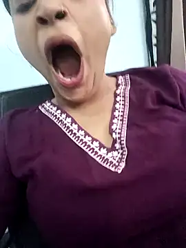 Amrita Love online show from 03-11-26, 04:51