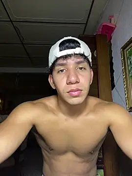 Alejandrososas online show from 06-02-26, 09:06