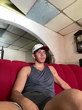 Alejandrososas online show from 06-19-26, 05:17