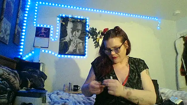 Snapshot of Sexymilf6992 chatting on 02-28-26, 05:19 Sexymilf6992 online show from 02-28-26, 05:19