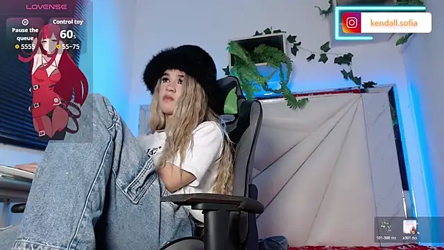 Snapshot of Didi_and_kendall chatting on 02-24-26, 05:49 Didi and kendall online show from 02-24-26, 05:49