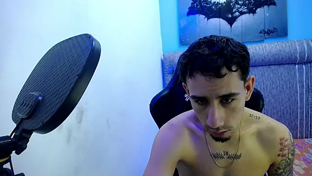 Snapshot of Owen_courtz chatting on 03-13-26, 03:40 Owen courtz online show from 03-13-26, 03:40