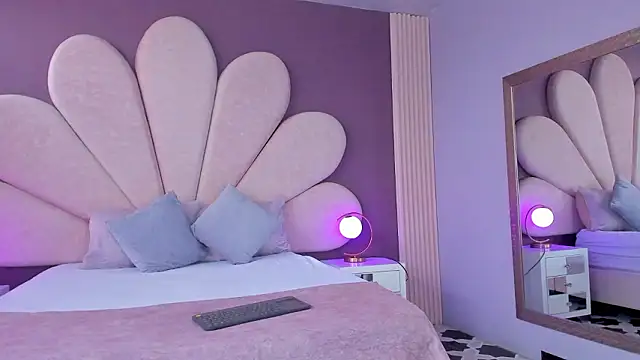 Snapshot of EmiilyRousee chatting on 03-03-26, 04:35 EmiilyRousee online show from 03-03-26, 04:35