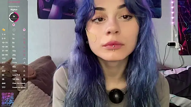 Emmibrilson online show from 06-13-26, 01:09