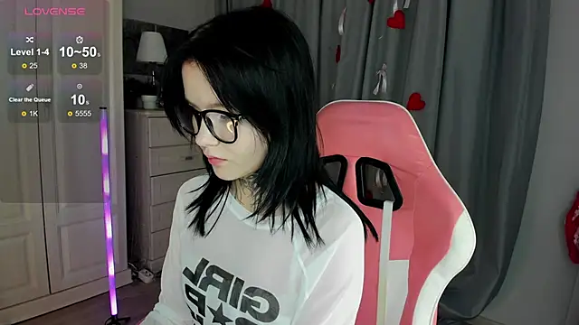 Snapshot of KrissyRied chatting on 03-05-26, 03:13 KrissyRied online show from 03-05-26, 03:13