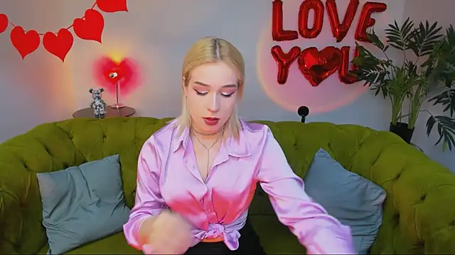 Snapshot of serene_land chatting on 03-03-26, 01:06 serene land online show from 03-03-26, 01:06