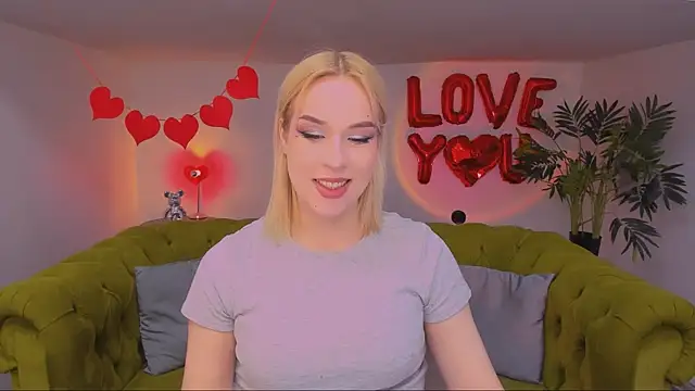 Snapshot of serene_land chatting on 03-06-26, 01:40 serene land online show from 03-06-26, 01:40