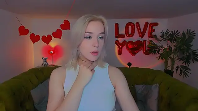 Snapshot of serene_land chatting on 03-14-26, 08:14 serene land online show from 03-14-26, 08:14