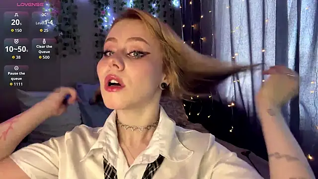 Snapshot of ZyrelihVayne chatting on 03-11-26, 05:02 ZyrelihVayne online show from 03-11-26, 05:02