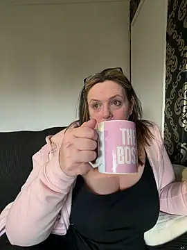 Busty-GilfQuinn online show from 03-14-26, 07:36