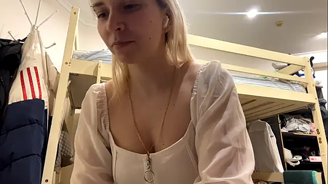 Snapshot of LiraDreamX chatting on 02-26-26, 03:22 LiraDreamX online show from 02-26-26, 03:22