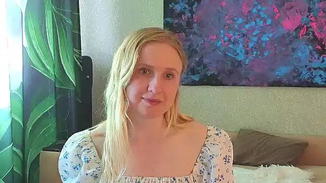 Lanavi Smile online show from 06-19-26, 06:18