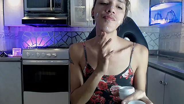 Snapshot of CrisOzzz chatting on 03-13-26, 06:03 CrisOzzz online show from 03-13-26, 06:03