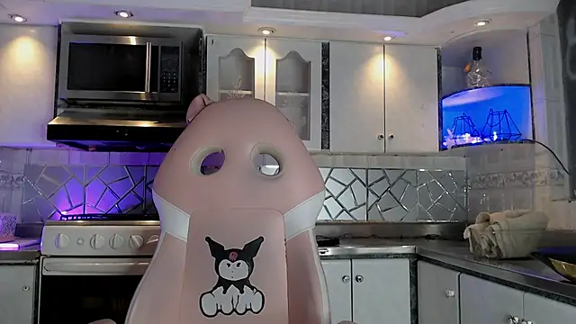 Snapshot of CrisOzzz chatting on 03-15-26, 06:03 CrisOzzz online show from 03-15-26, 06:03