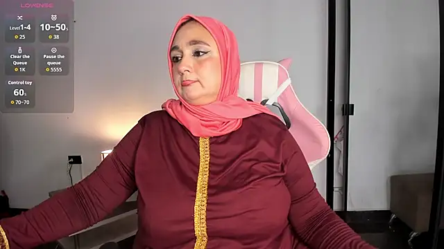 HijabiMilff online show from 06-01-26, 02:52