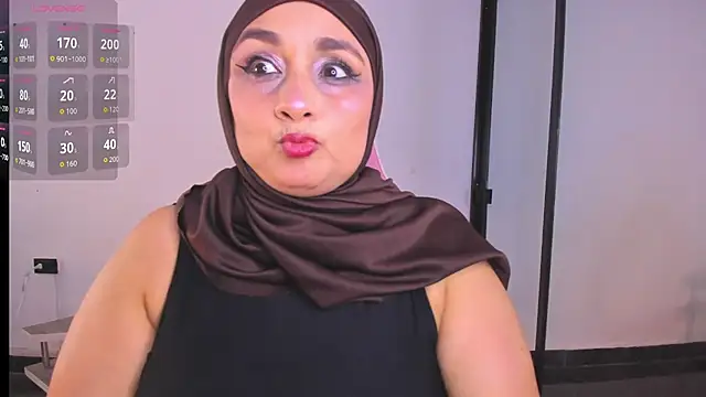 HijabiMilff online show from 06-26-26, 05:39