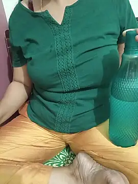 Queenlipx online show from 03-27-26, 04:51