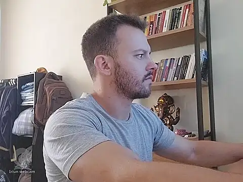 Snapshot of amanteloiro chatting on 03-04-26, 02:01 amanteloiro online show from 03-04-26, 02:01