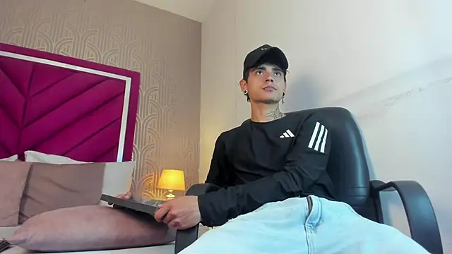 Dominic Foxx online show from 03-06-26, 02:02