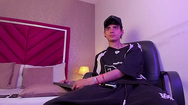 Dominic Foxx online show from 03-07-26, 03:31