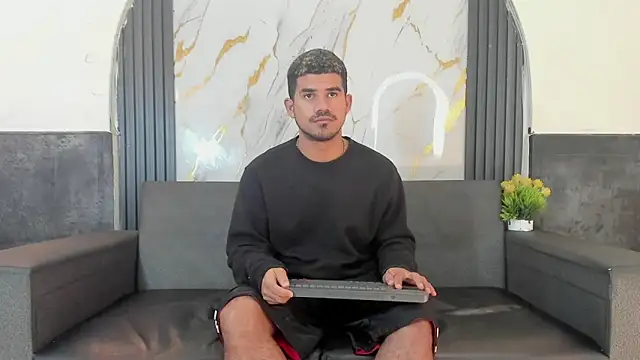 Latins on fire online show from 04-11-26, 11:25